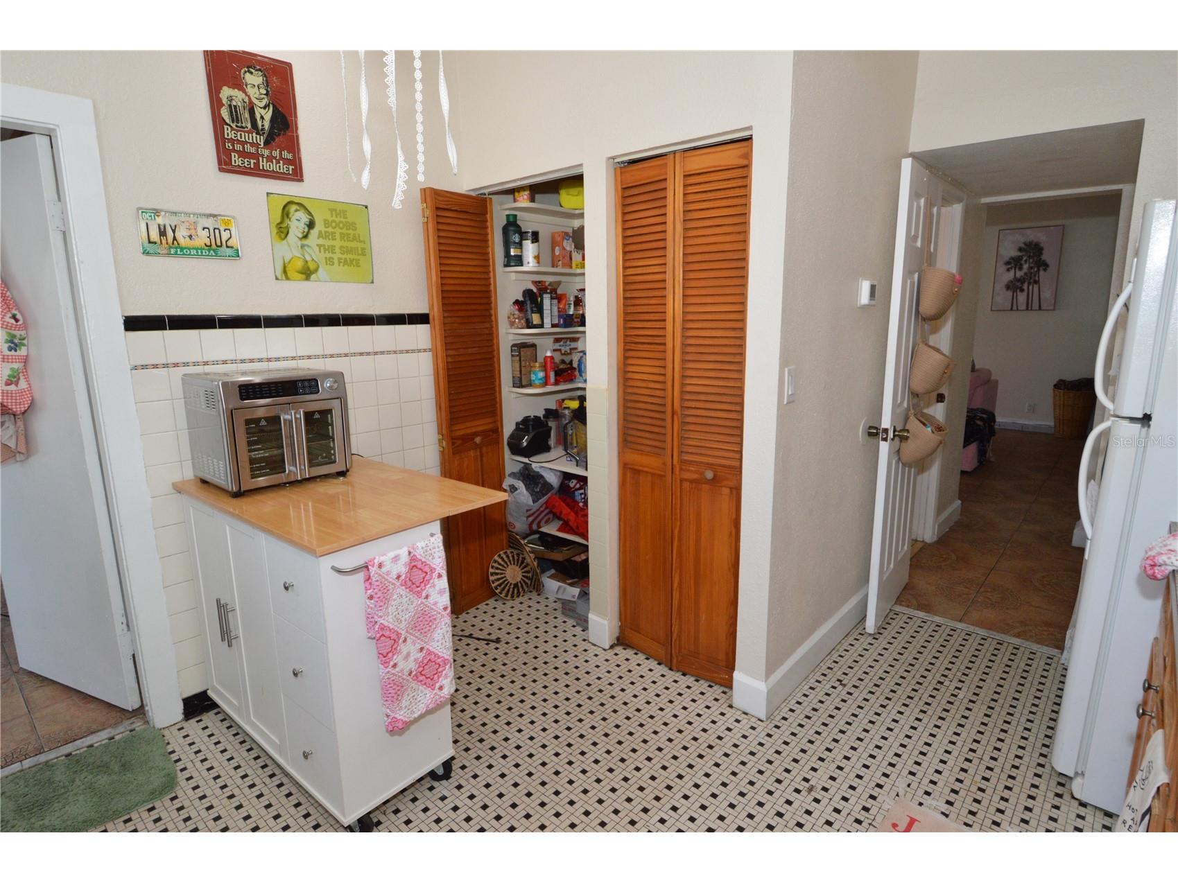 2800 Dartmouth Avenue N Saint Petersburg FL 33713 TB8493762 image100