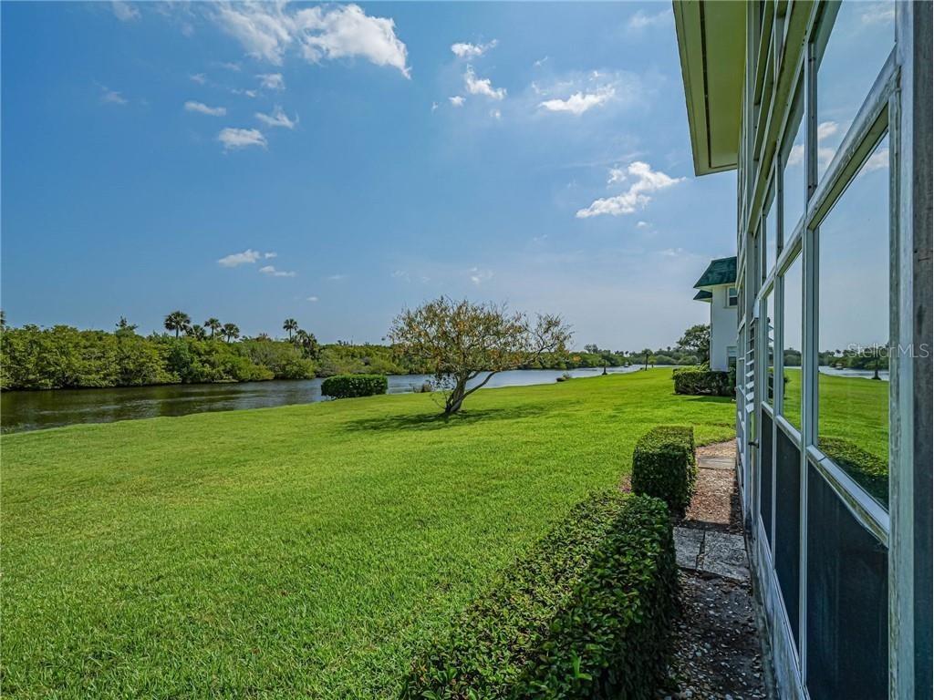 2800 Indian River Boulevard #L-2 Vero Beach FL 32960 T3532165 image4