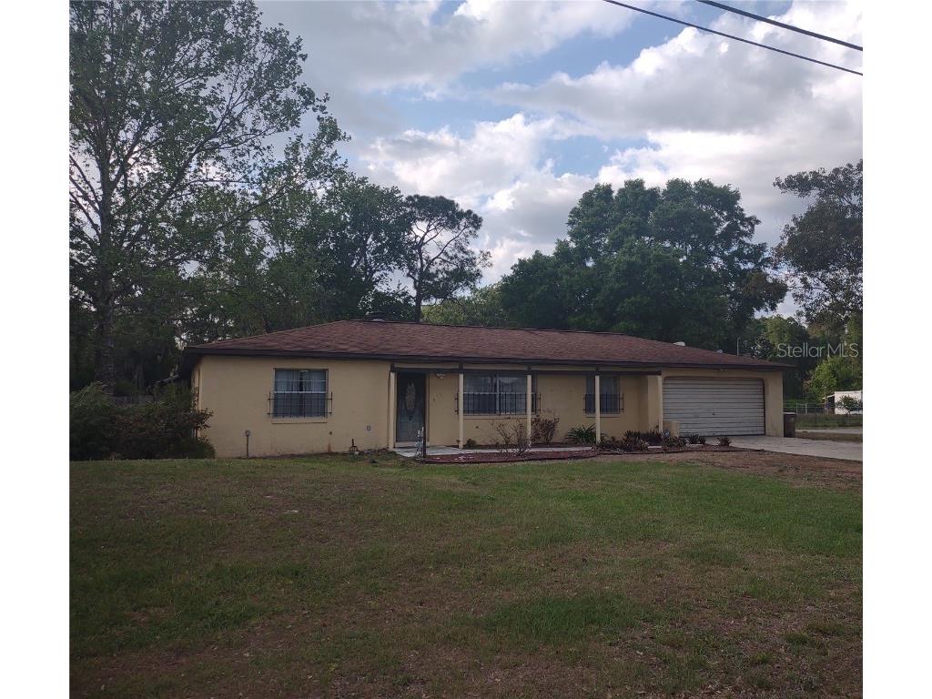 28009 Lois Drive Tavares FL 32778 - LAKE BEAUCLAIR G5066953 image1
