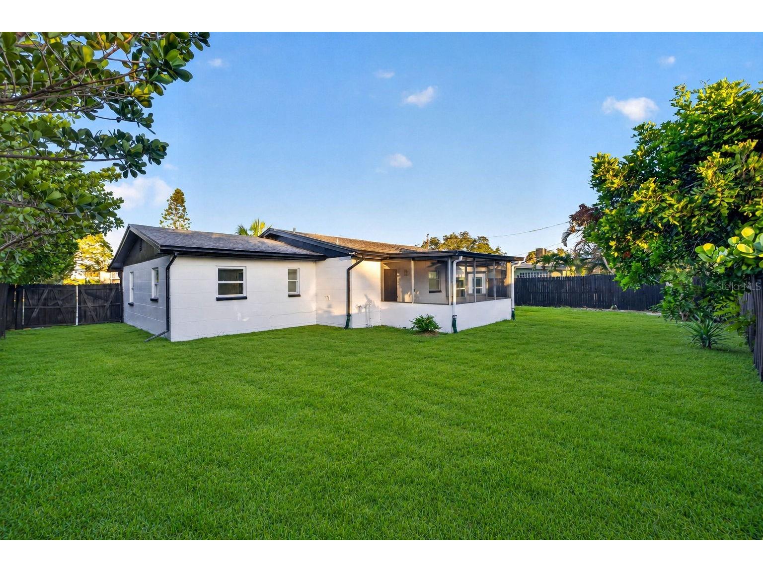 2801 45th Street S Saint Petersburg FL 33711 TB8522847 image21