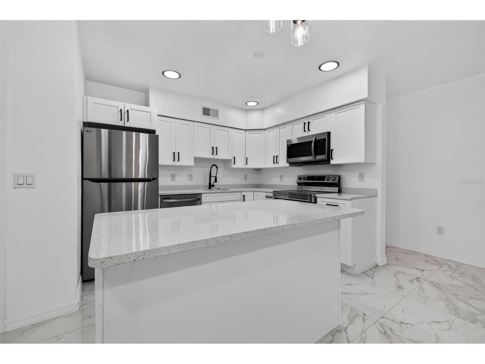 2801 45th Street S Saint Petersburg FL 33711 TB8522847 image5