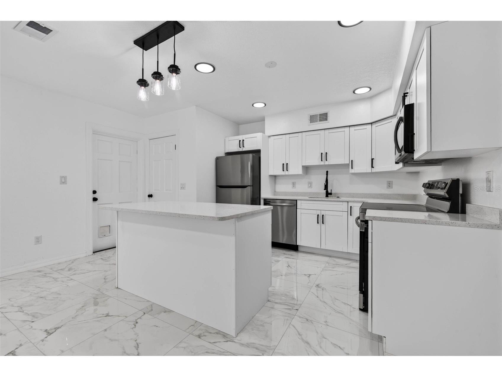 2801 45th Street S Saint Petersburg FL 33711 TB8522847 image6