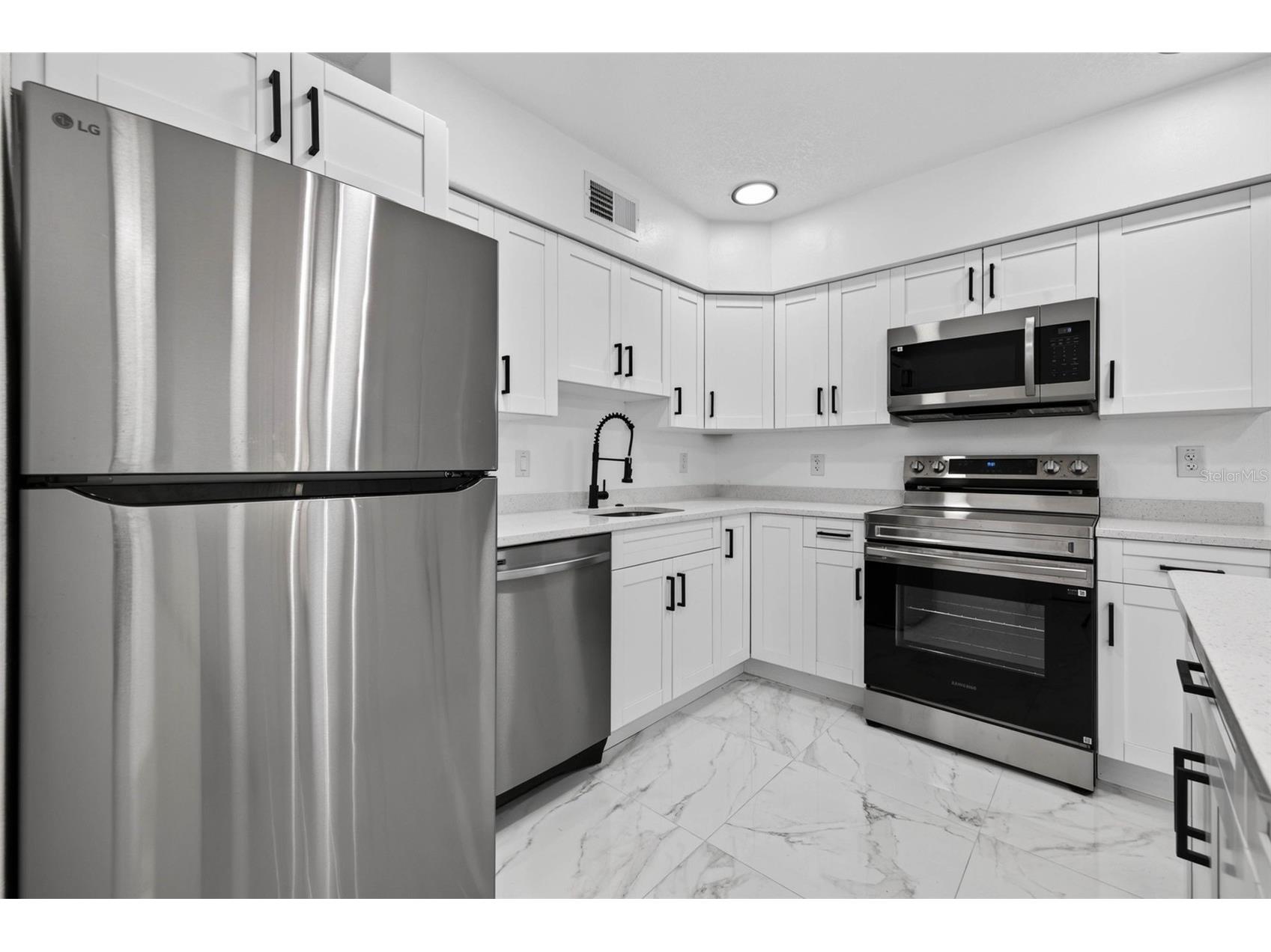 2801 45th Street S Saint Petersburg FL 33711 TB8522847 image7