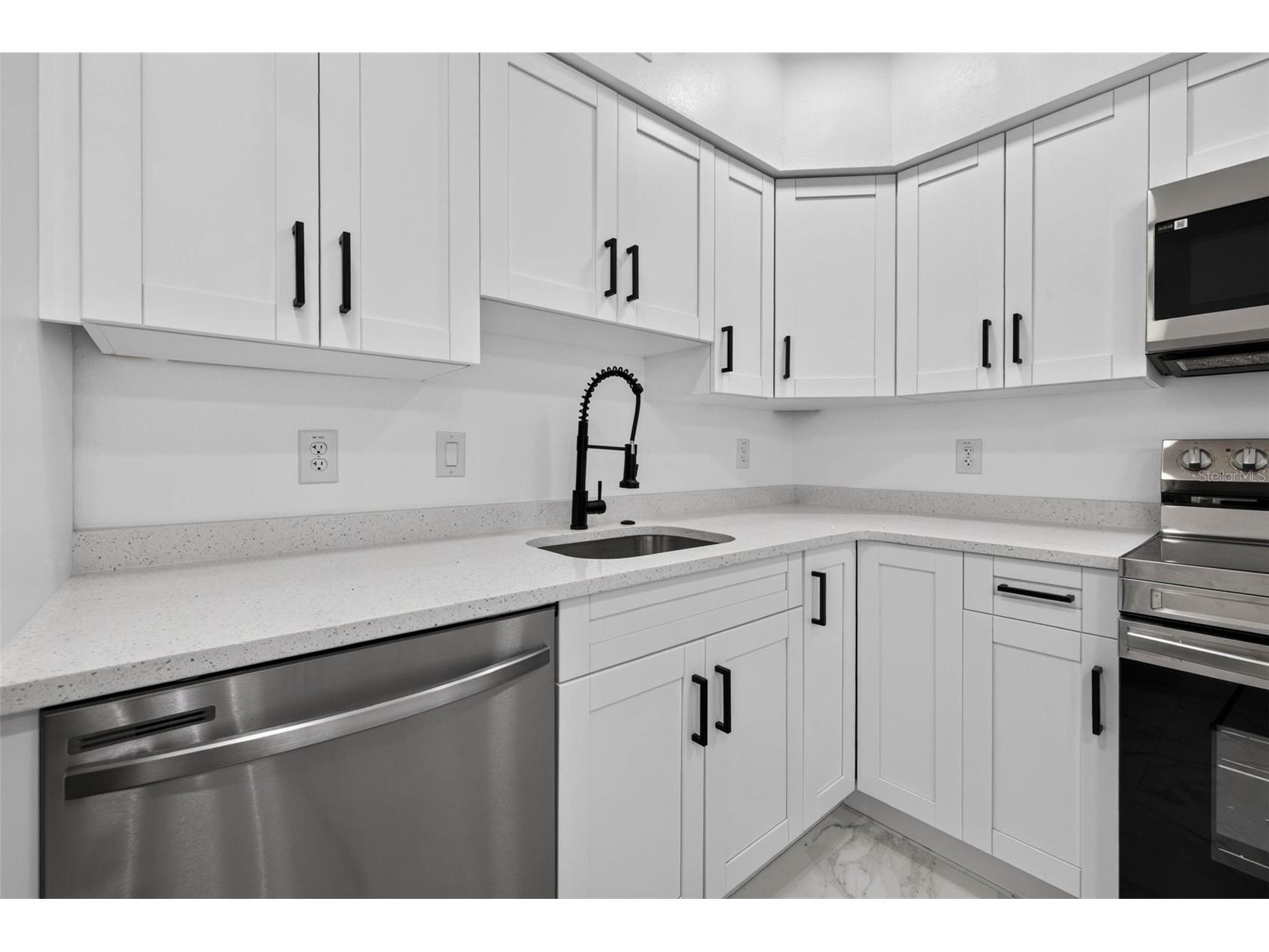 2801 45th Street S Saint Petersburg FL 33711 TB8522847 image8