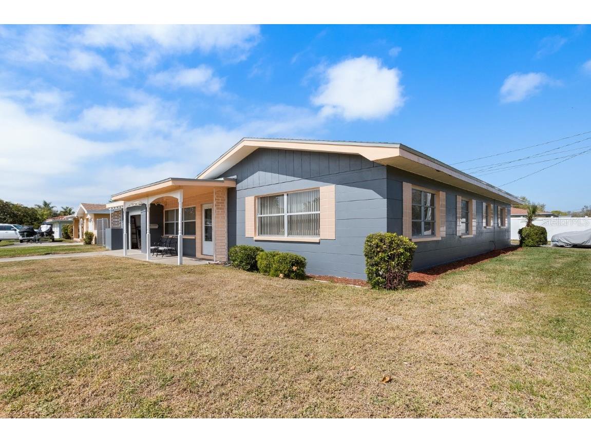 2801 64th Avenue S Saint Petersburg FL 33712 U8191505 image1