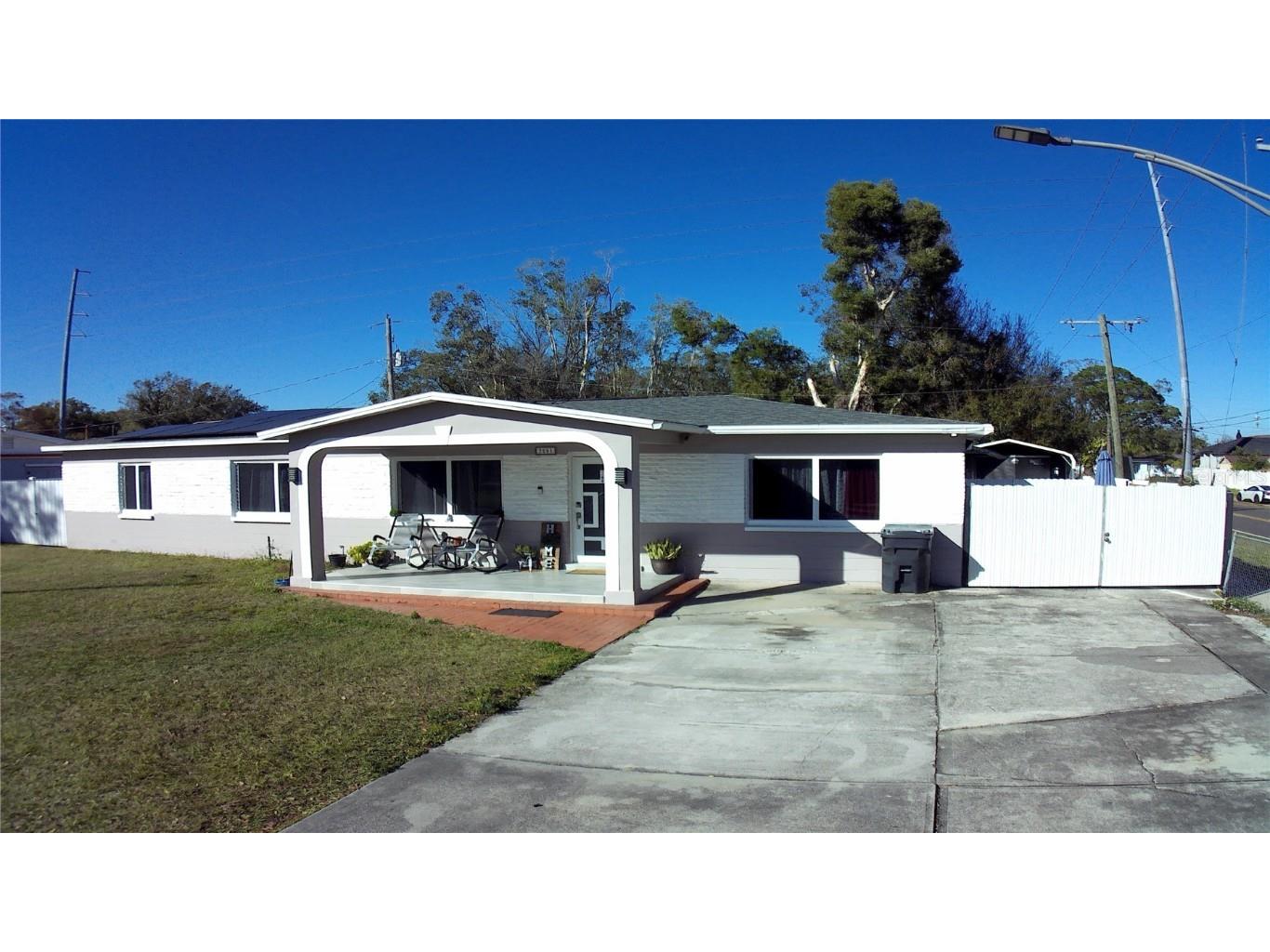 2801 Auburn Avenue W Tampa FL 33614 TB8342986 image1
