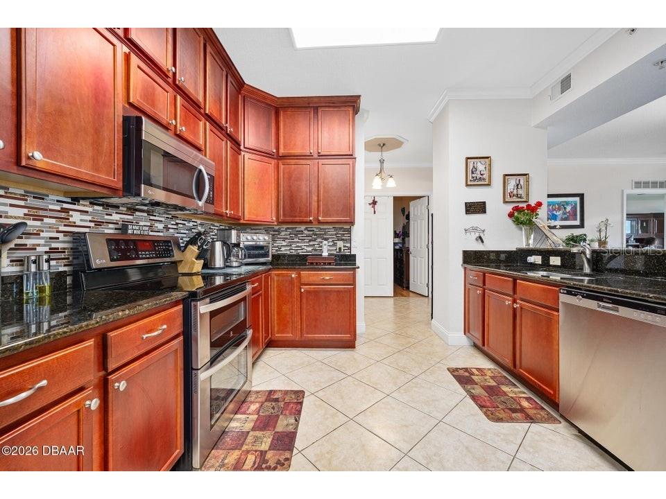 2801 S Ridgewood Avenue #712 South Daytona FL 32119 - HALIFAX RIVER V4948028 image4
