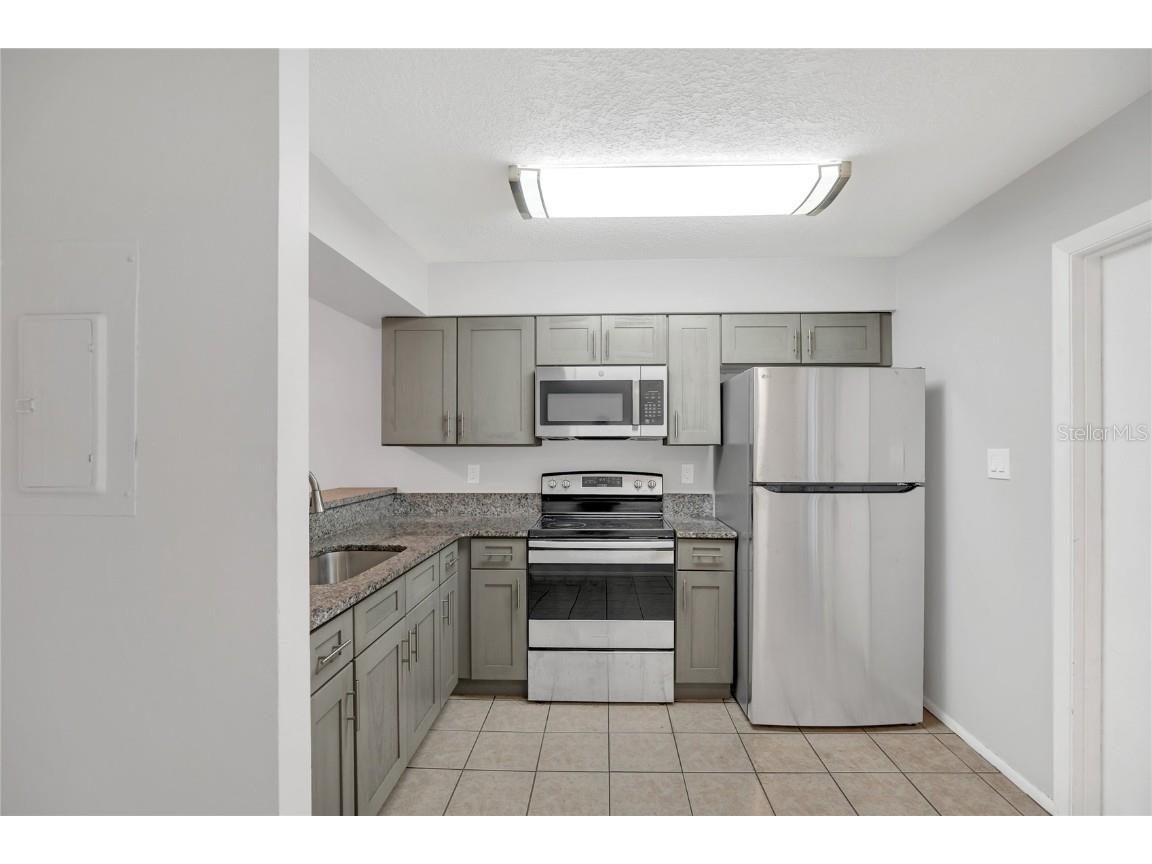 2801 Willow Run Orlando FL 32808 O6349459 image3