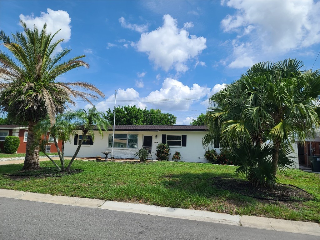 2802 Oxford Drive W Bradenton FL 34205 A4616783 image1