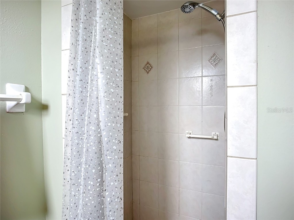 2802 Swifton Drive #V102 Sarasota FL 34231 A4648027 image9