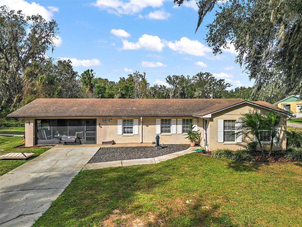 28027 Leuty Road Okahumpka FL 34762 - LAKE HARRIS G5085945 image1