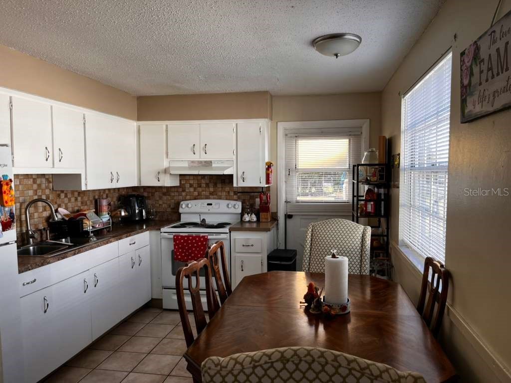 2804 52nd Avenue Drive W Bradenton FL 34207 S5149870 image3