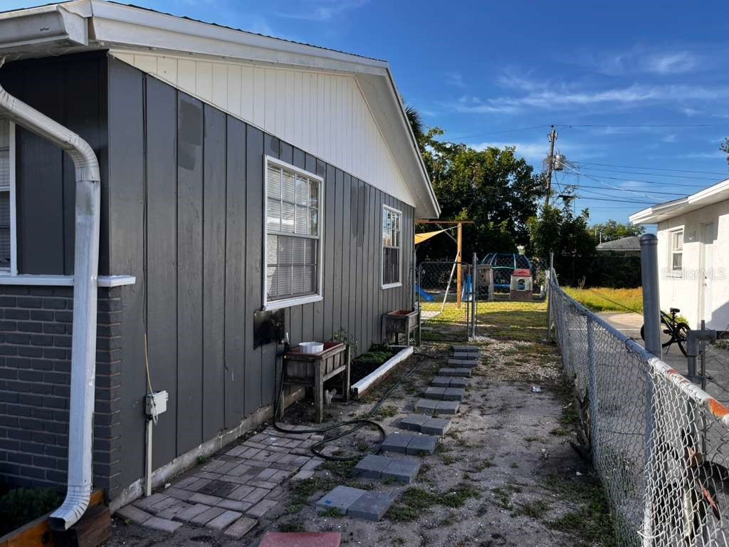 2804 52nd Avenue Drive W Bradenton FL 34207 S5149870 image9