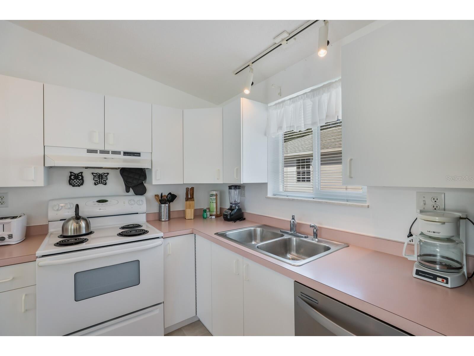 2804 Avenue C Holmes Beach FL 34217 A4699304 image10