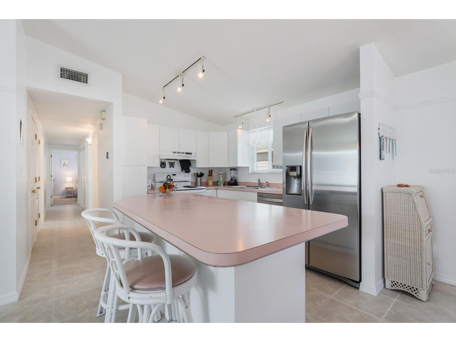 2804 Avenue C Holmes Beach FL 34217 A4699304 image8