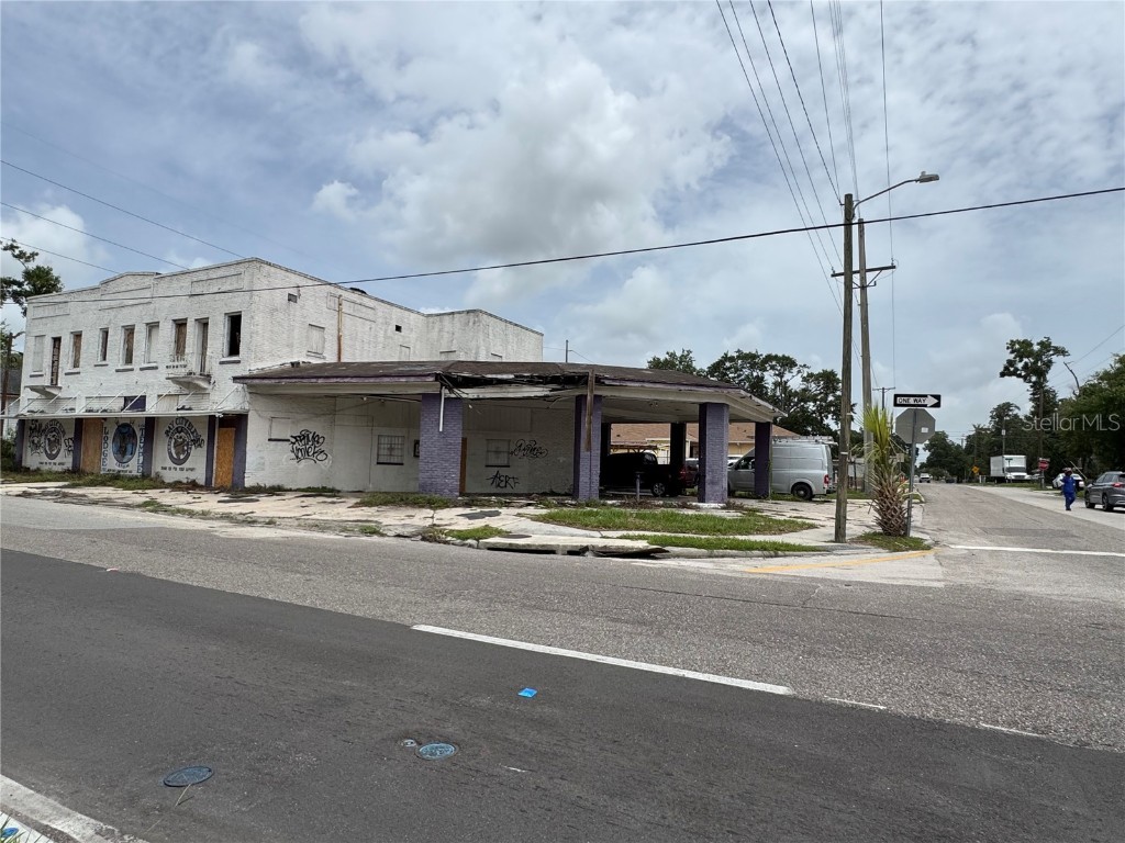 2804 E Columbus Drive Tampa FL 33605 TB8394093 image1