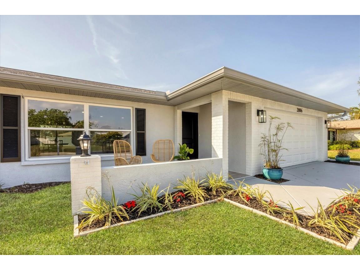2806 67th Street W Bradenton FL 34209 A4623007 image1
