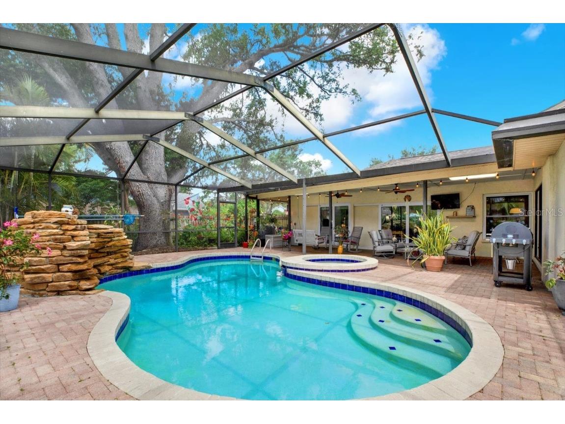 2806 Fairway View Drive Valrico FL 33596 TB8394982 image3