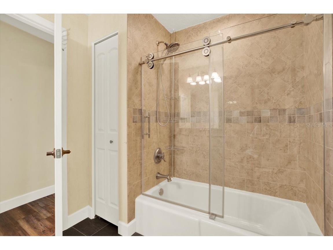 2806 Fairway View Drive Valrico FL 33596 TB8394982 image32