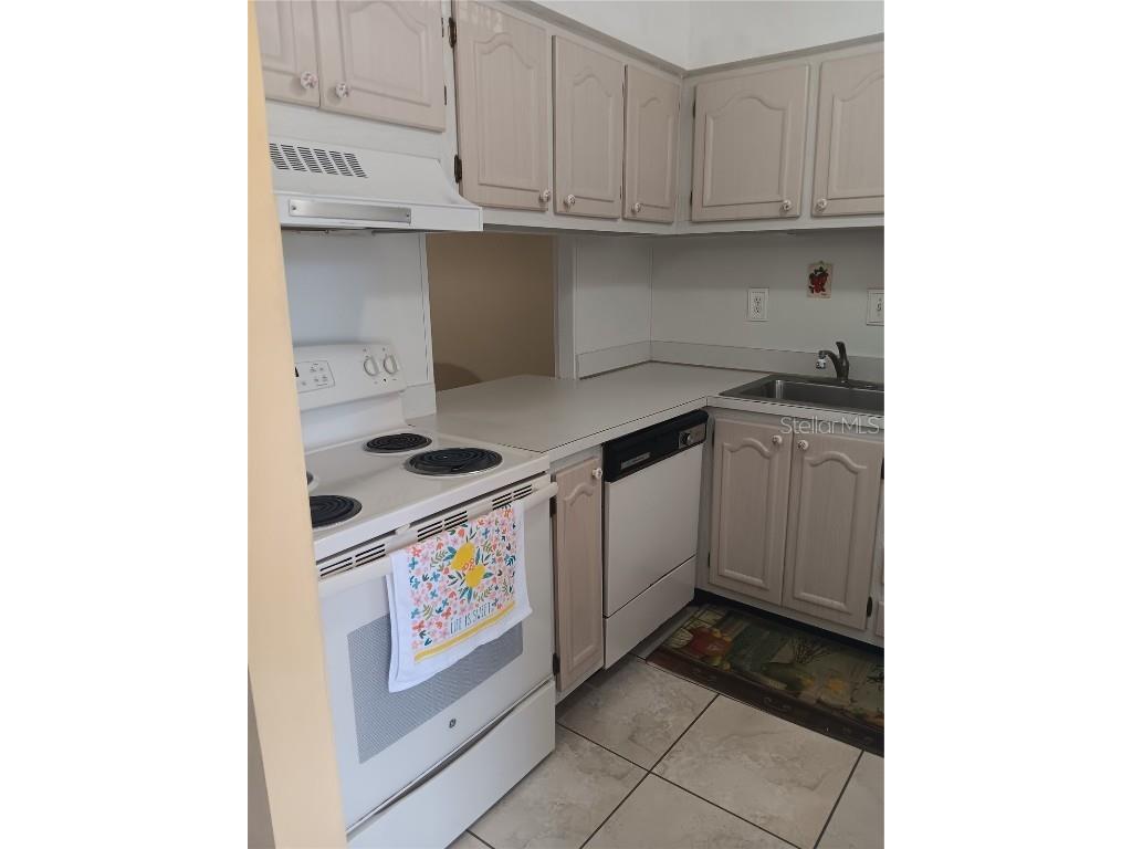 2806 N Powers Drive #8 Orlando FL 32818 O6325907 image3