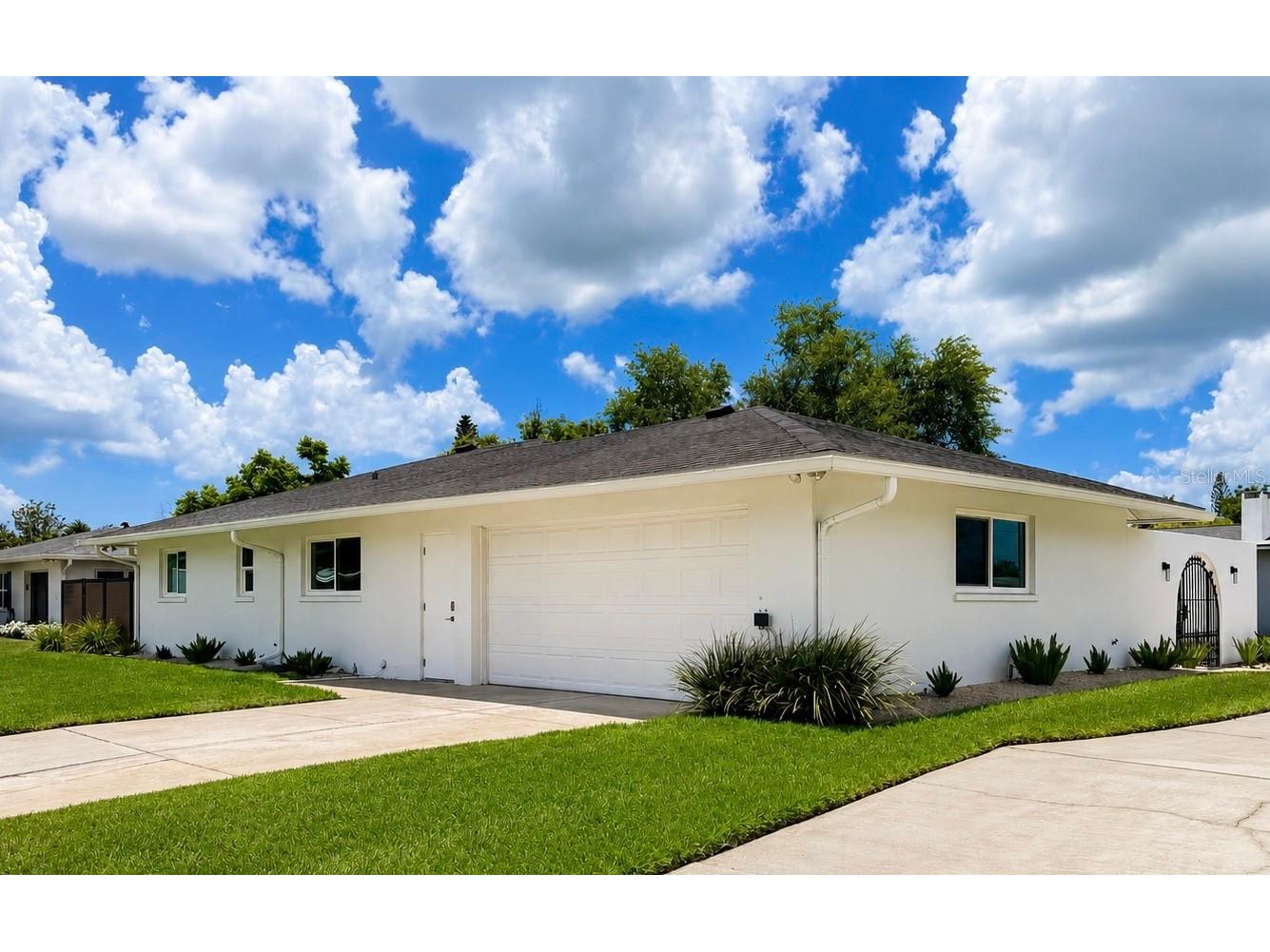 2806 Satsuma Drive Sarasota FL 34239 A4694084 image2