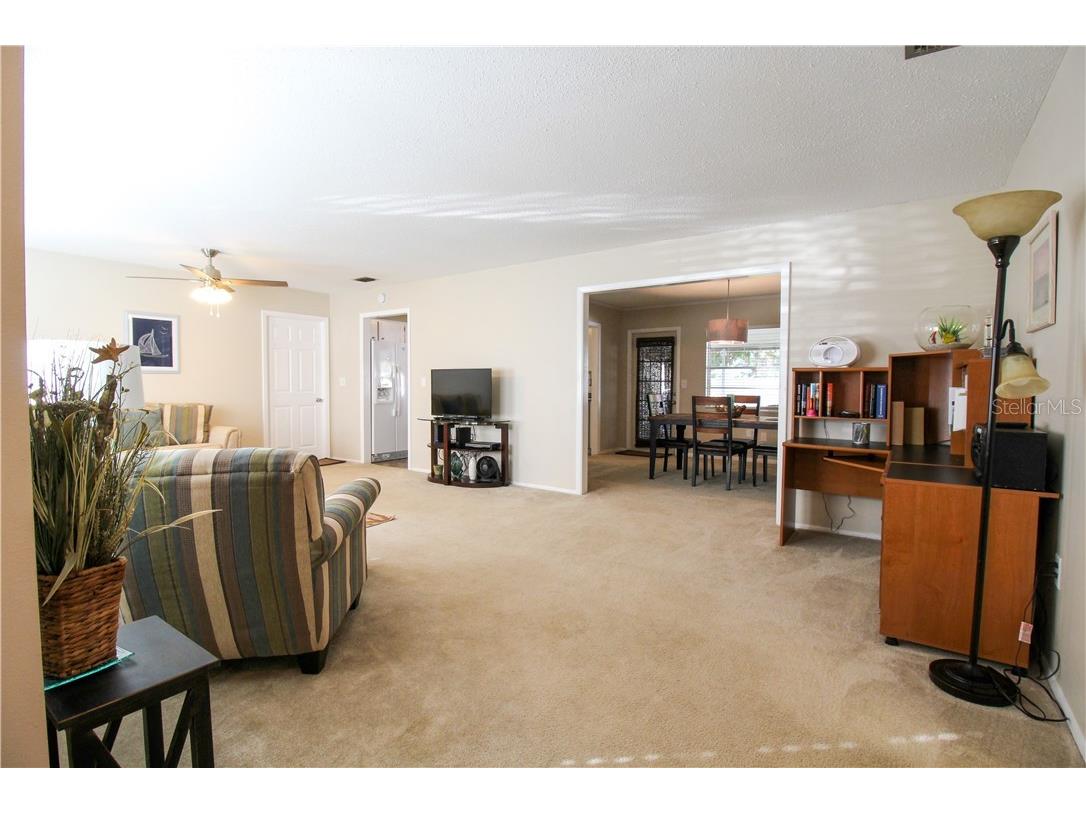 2806 Taunton Drive W Bradenton FL 34205 A4475105 image3