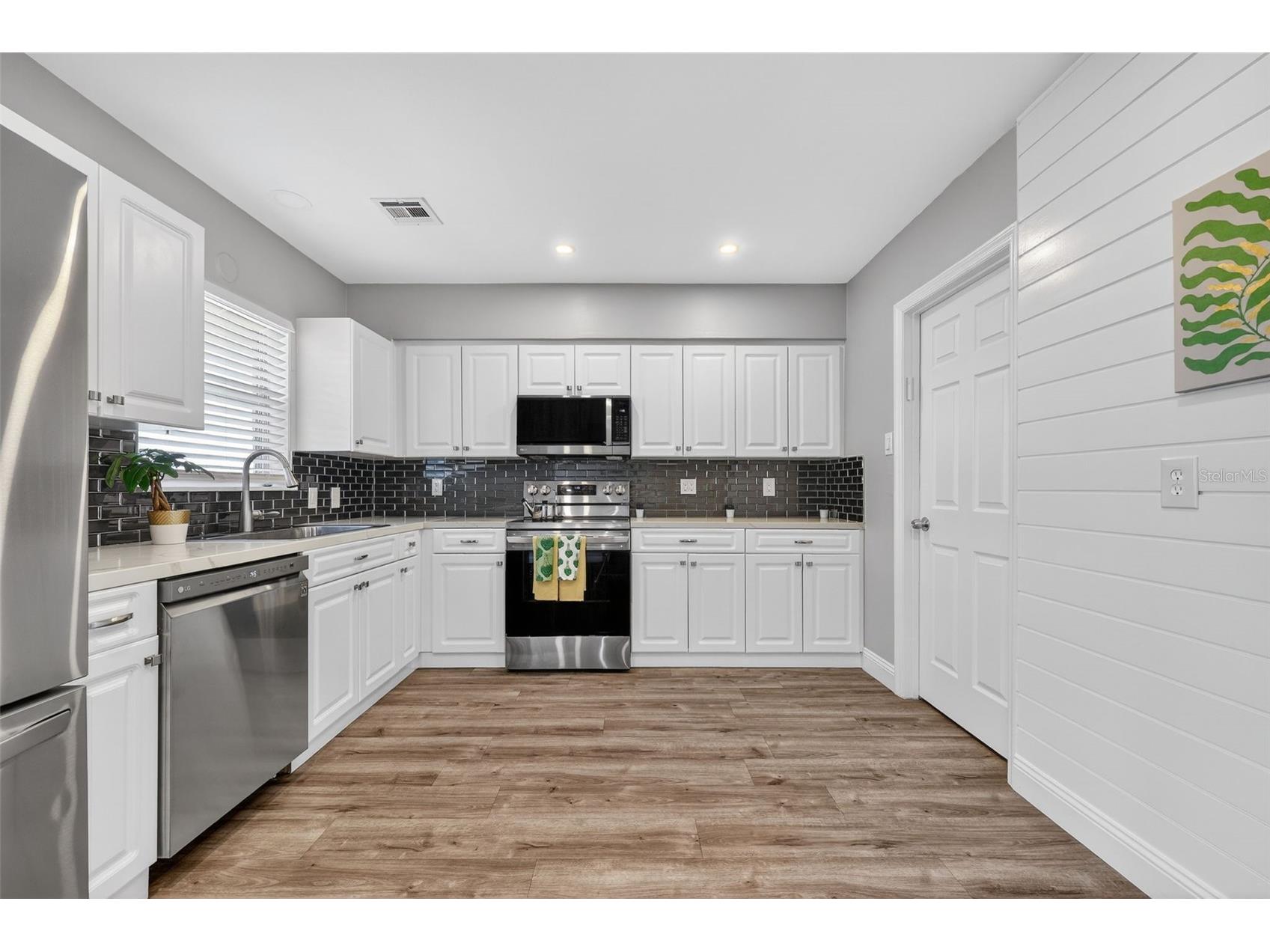 2806 Upper Tangelo Drive Sarasota FL 34239 A4687698 image10