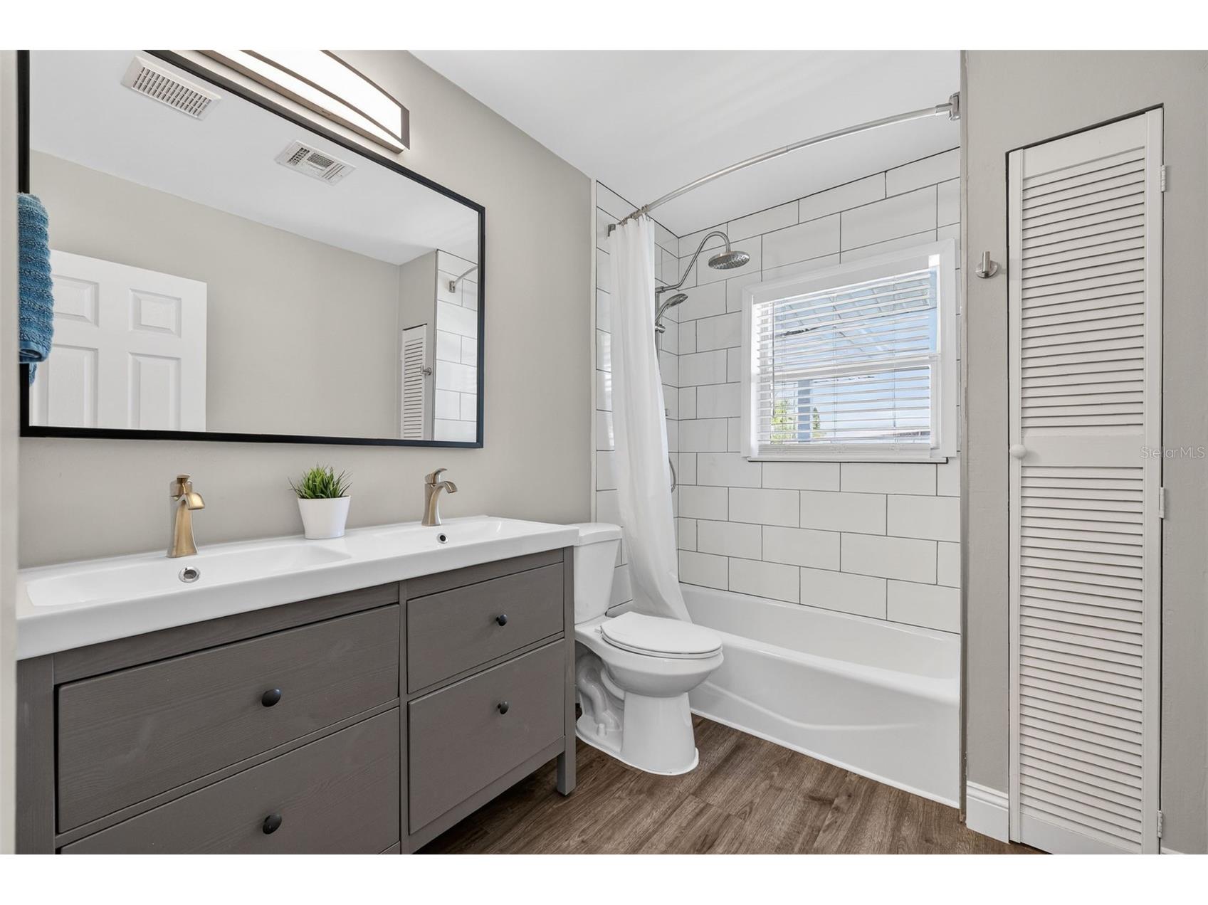 2806 Upper Tangelo Drive Sarasota FL 34239 A4687698 image17