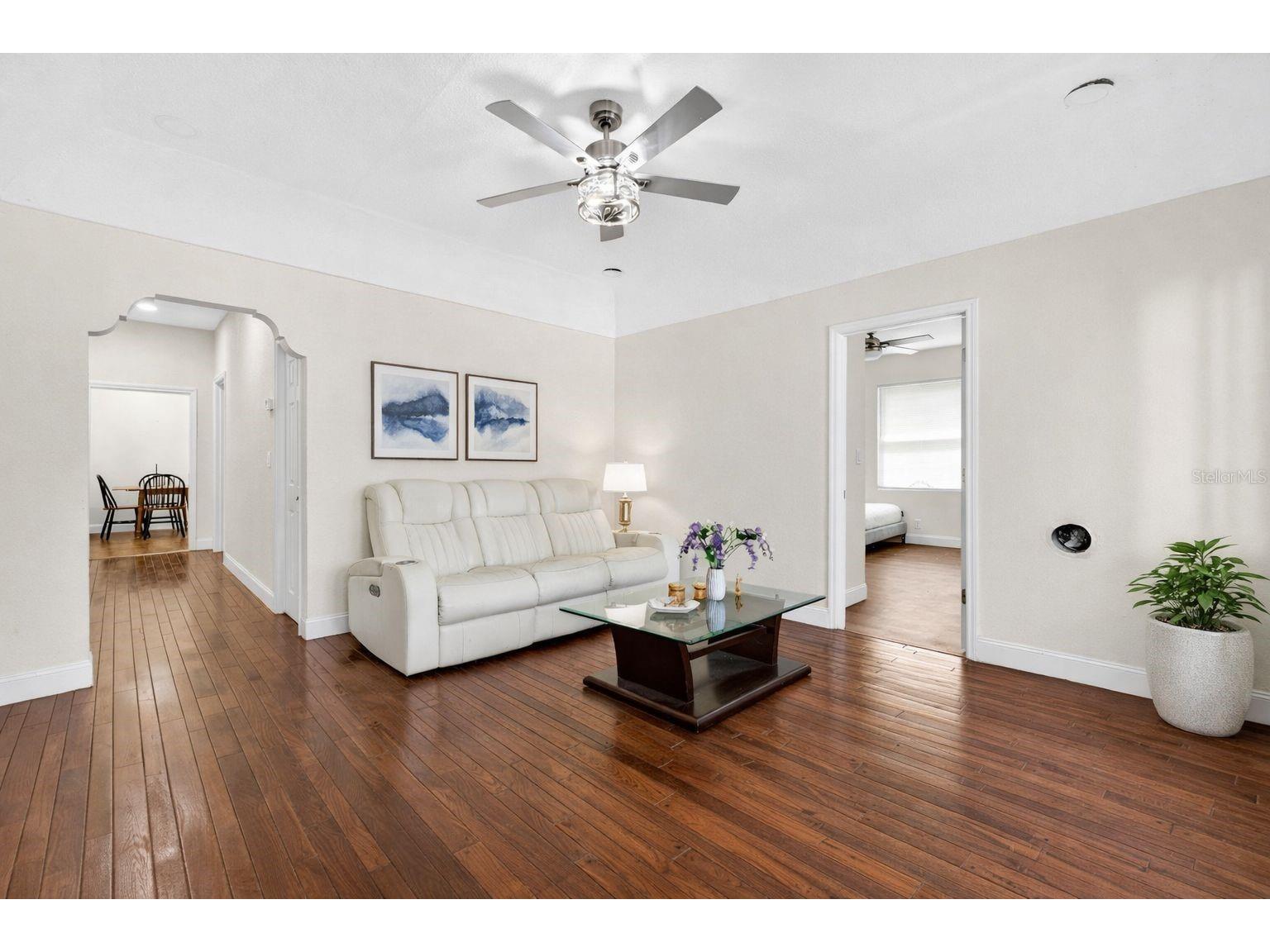 2807 Locicero Drive Tampa FL 33619 TB8482196 image4