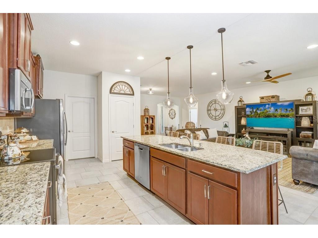 2807 Oriole Drive Sarasota FL 34243 TB8498443 image21