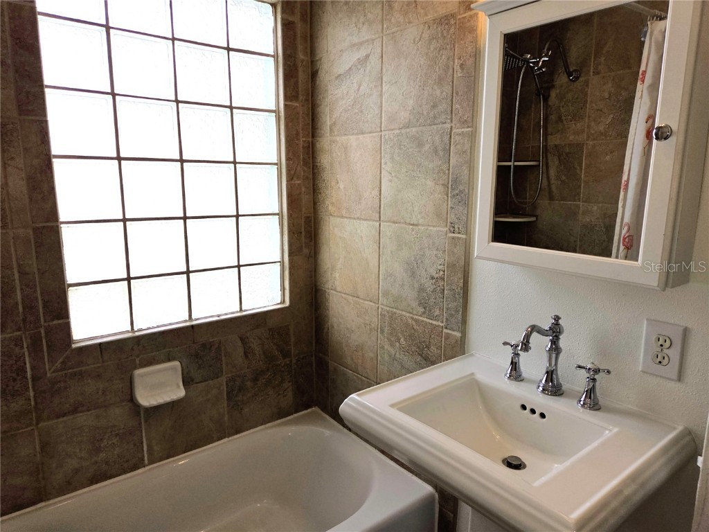 2808 56th Street S #UPPER Gulfport FL 33707 TB8447702 image23