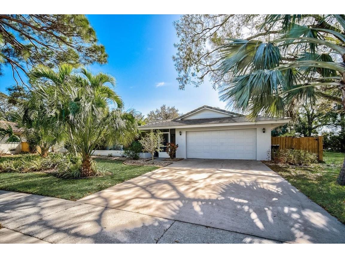 2808 Coventry Way Sarasota FL 34231 A4560662 image1