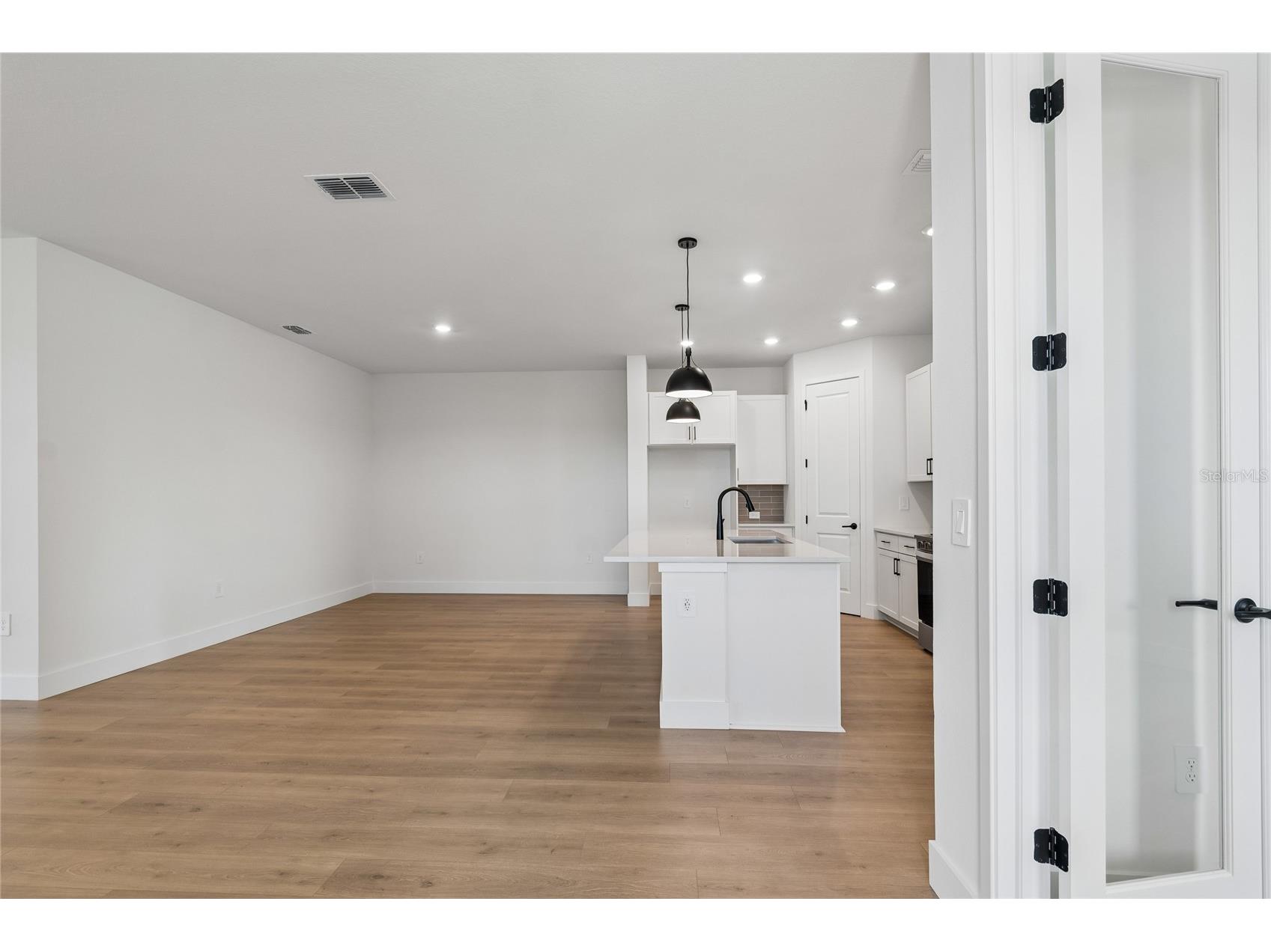 2808 Marrakesh Lane Sarasota FL 34234 TB8470352 image3