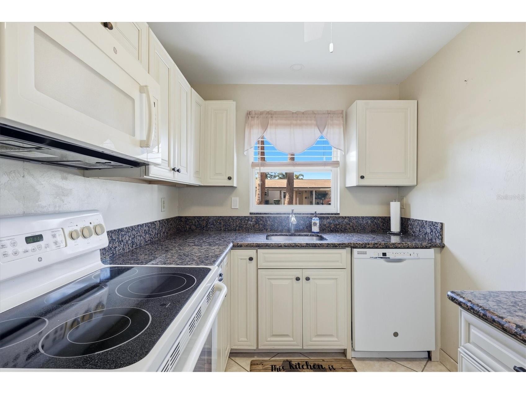 2809 Swifton Drive #4 Sarasota FL 34231 A4695978 image7