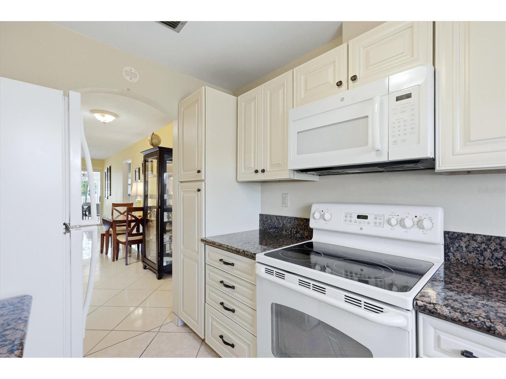 2809 Swifton Drive #4 Sarasota FL 34231 A4695978 image8