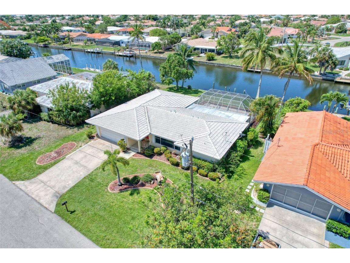 281 Capri Isles Court Punta Gorda FL 33950 - YELLOWTAIL COVE CANAL C7472814 image1