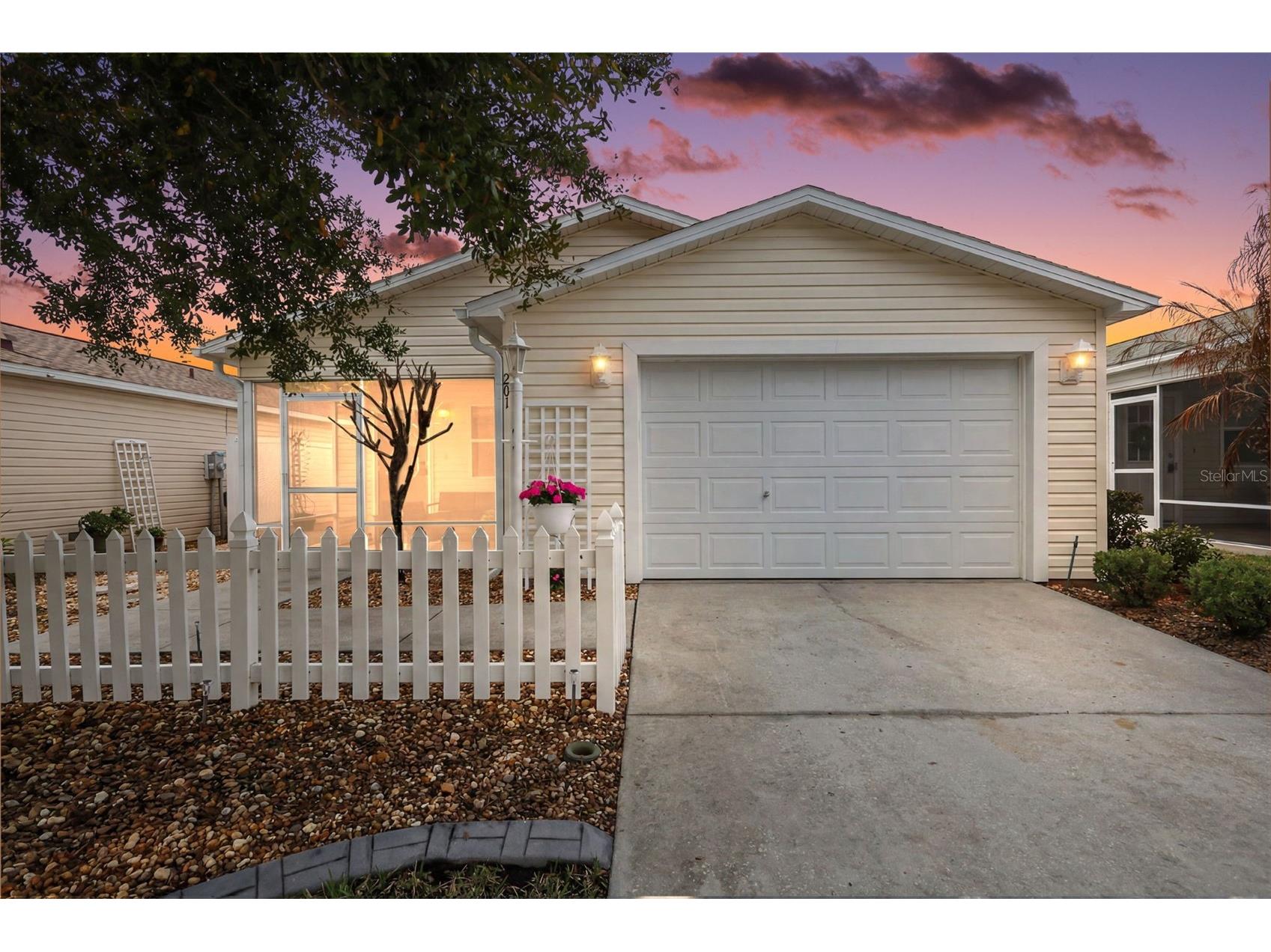 281 Katherine Place The Villages FL 32162 G5109532 image1