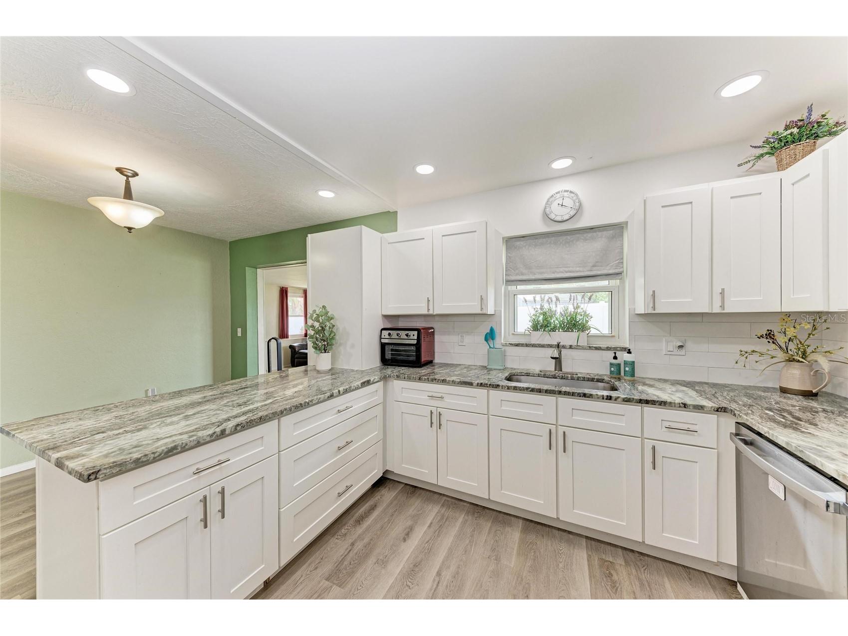 2811 33rd Avenue W Bradenton FL 34205 A4688318 image13