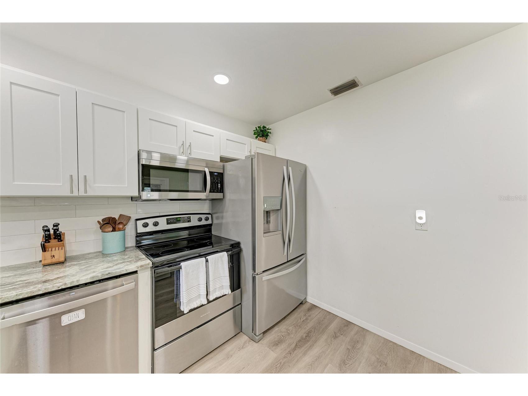 2811 33rd Avenue W Bradenton FL 34205 A4688318 image14