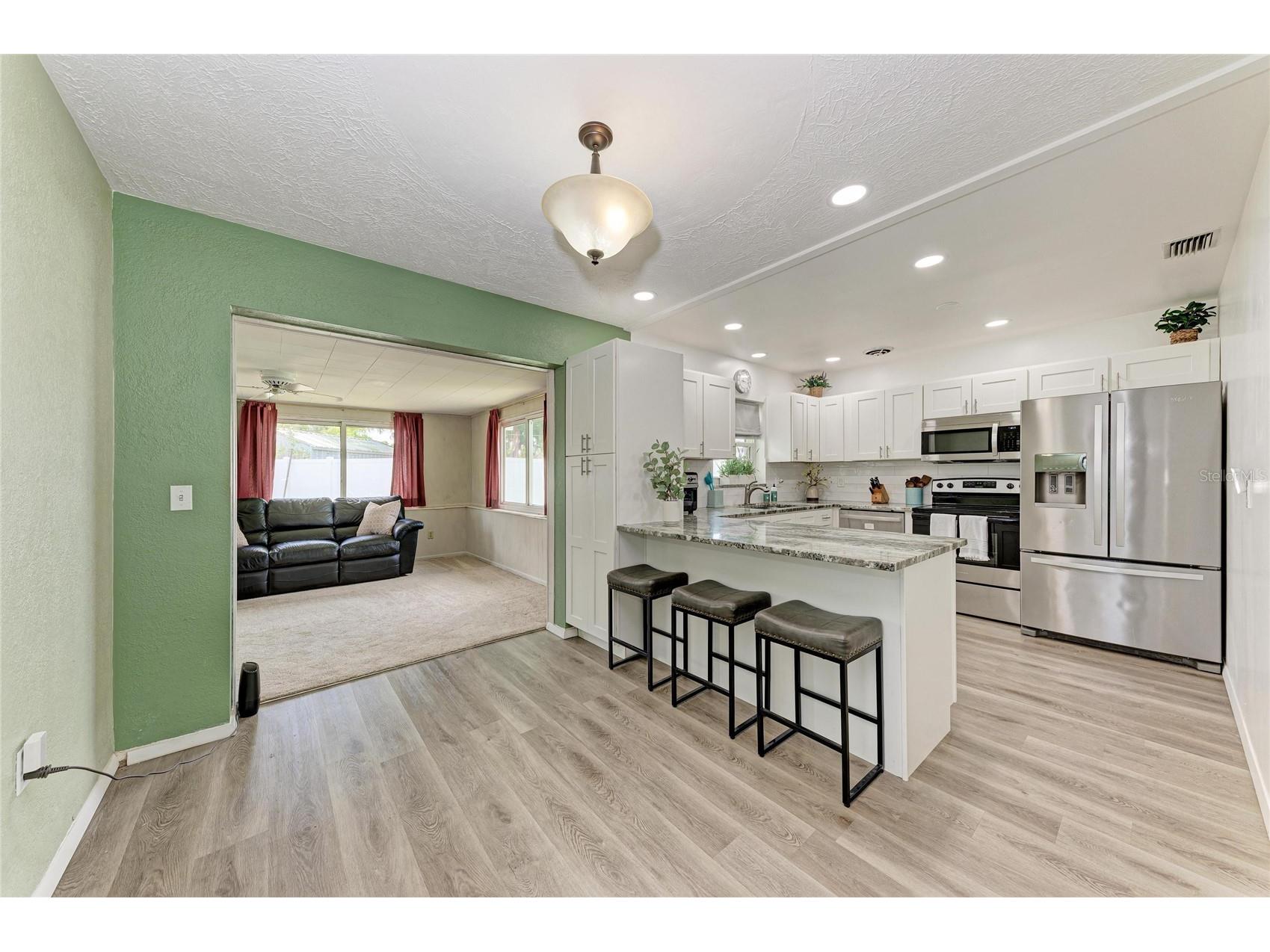 2811 33rd Avenue W Bradenton FL 34205 A4688318 image16