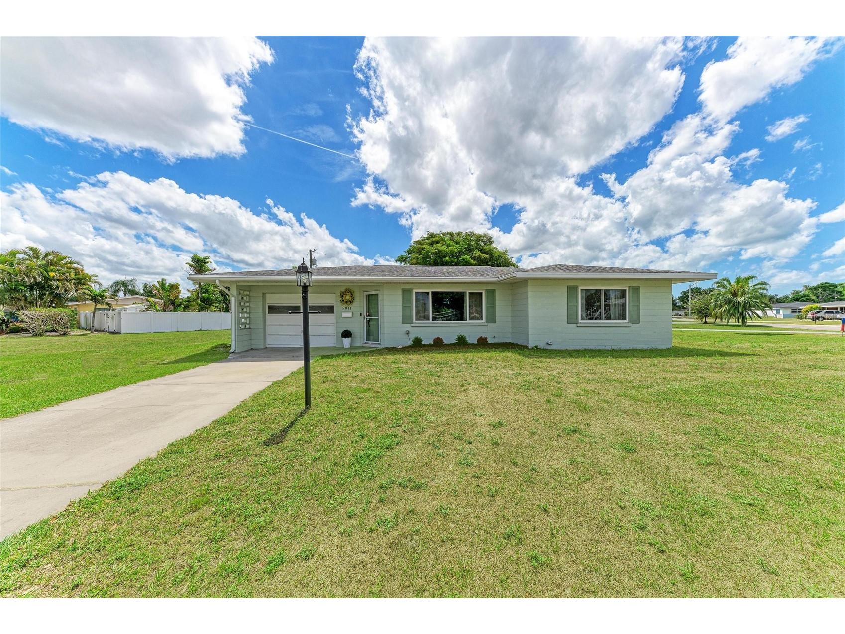 2811 33rd Avenue W Bradenton FL 34205 A4688318 image2