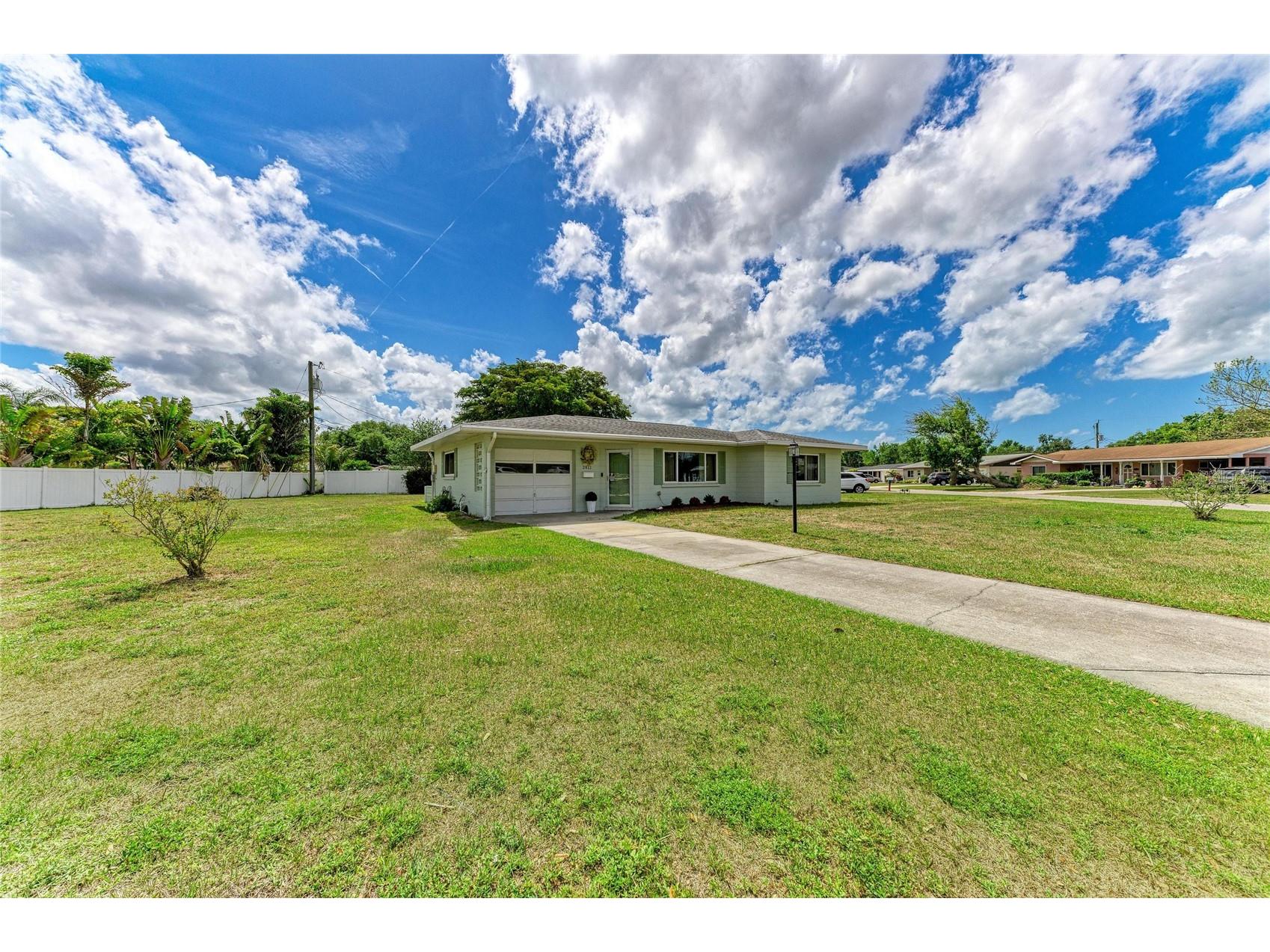 2811 33rd Avenue W Bradenton FL 34205 A4688318 image34