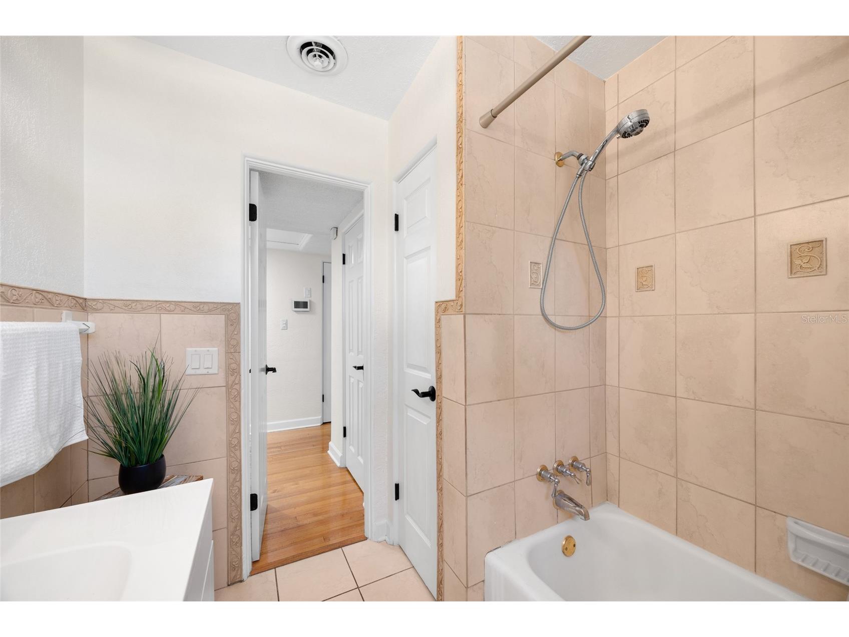 2811 Clemwood Street Orlando FL 32803 O6407982 image21