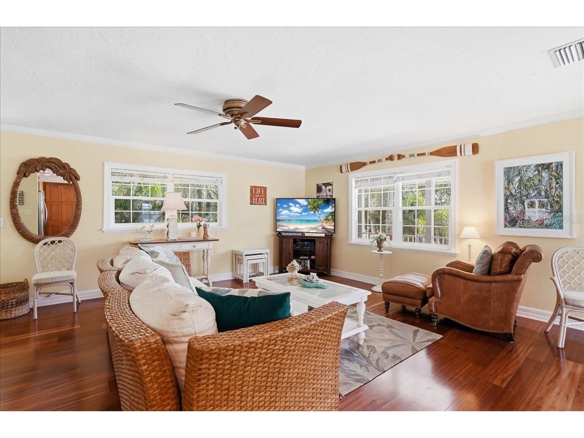 2811 Gulf Drive Holmes Beach FL 34217 A4691196 image11