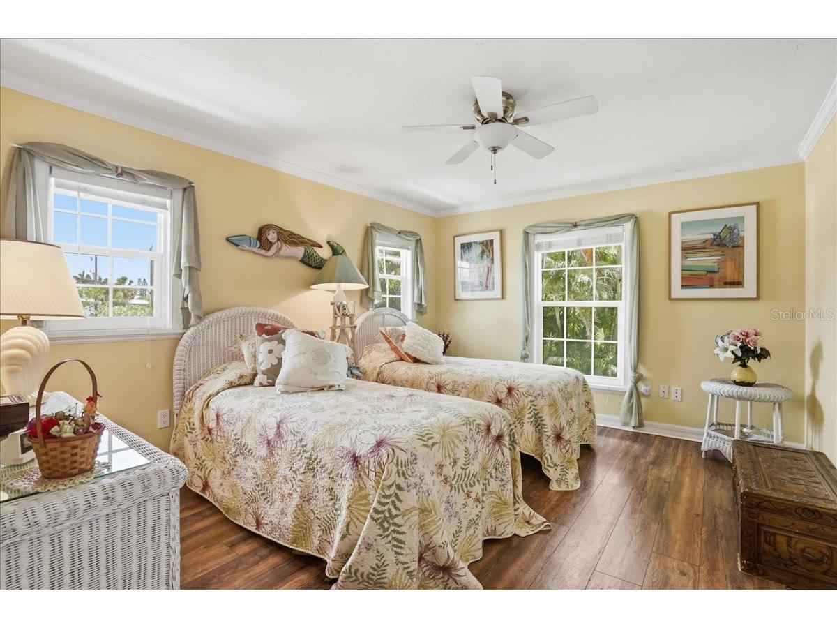 2811 Gulf Drive Holmes Beach FL 34217 A4691196 image25