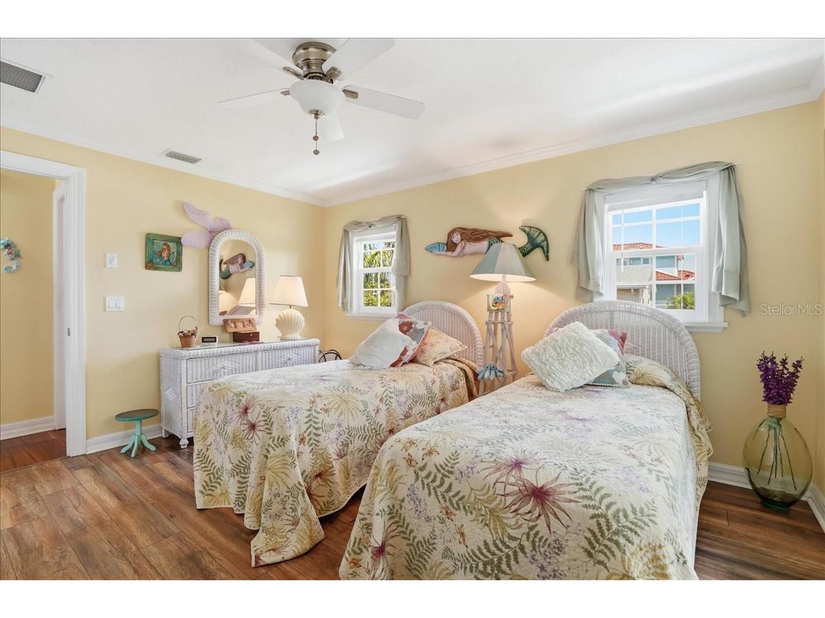 2811 Gulf Drive Holmes Beach FL 34217 A4691196 image27