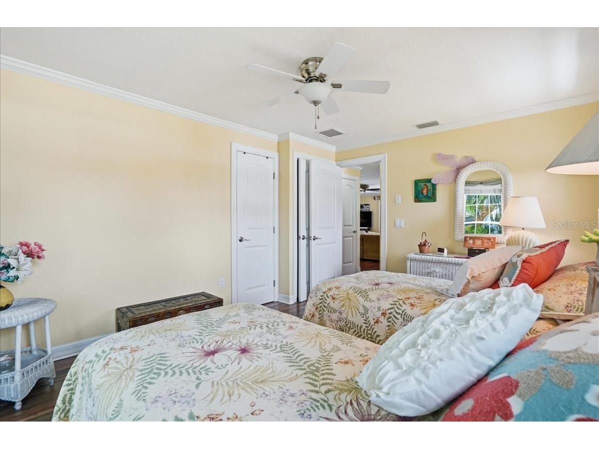 2811 Gulf Drive Holmes Beach FL 34217 A4691196 image28