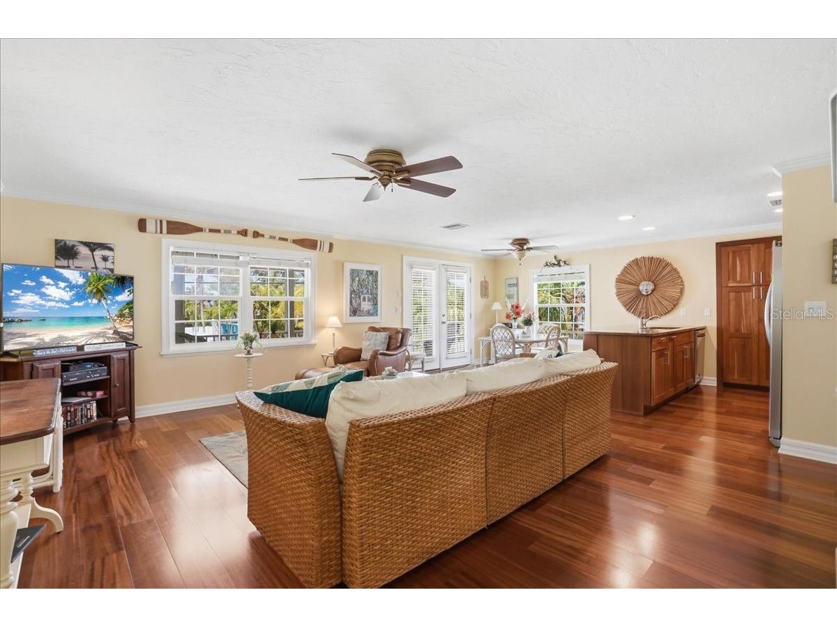 2811 Gulf Drive Holmes Beach FL 34217 A4691196 image7