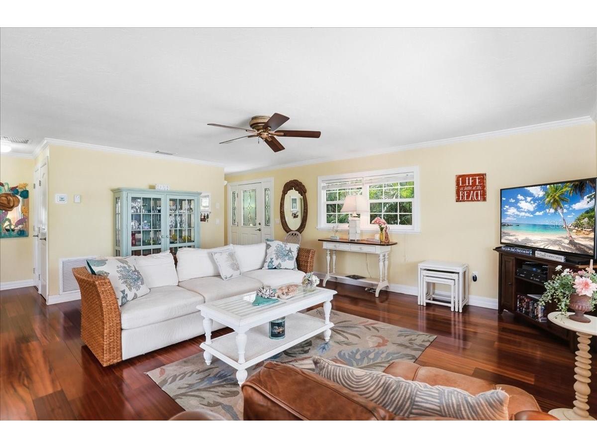 2811 Gulf Drive Holmes Beach FL 34217 A4691196 image9