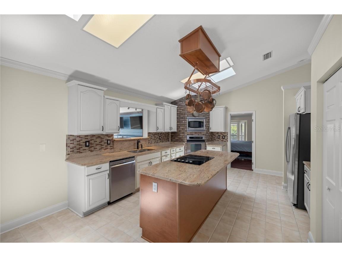 2811 SE 14th Street Ocala FL 34471 OM678361 image18